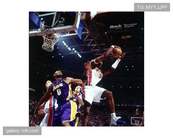 本·华莱士防守侵略性提升篮板率，改变活塞内线防守格局